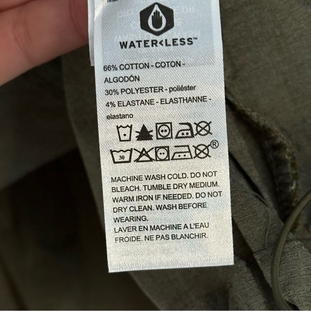• NWT! [Levi’s] Lightweight Parka • - Picture 7 of 10